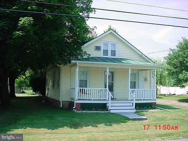 2nd image of 563 York Ave