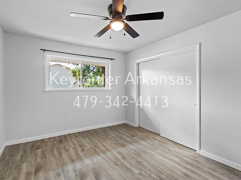 N College Duplex — Photo 15