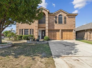 325 Windy Hill Ln, Fort Worth, TX 76108