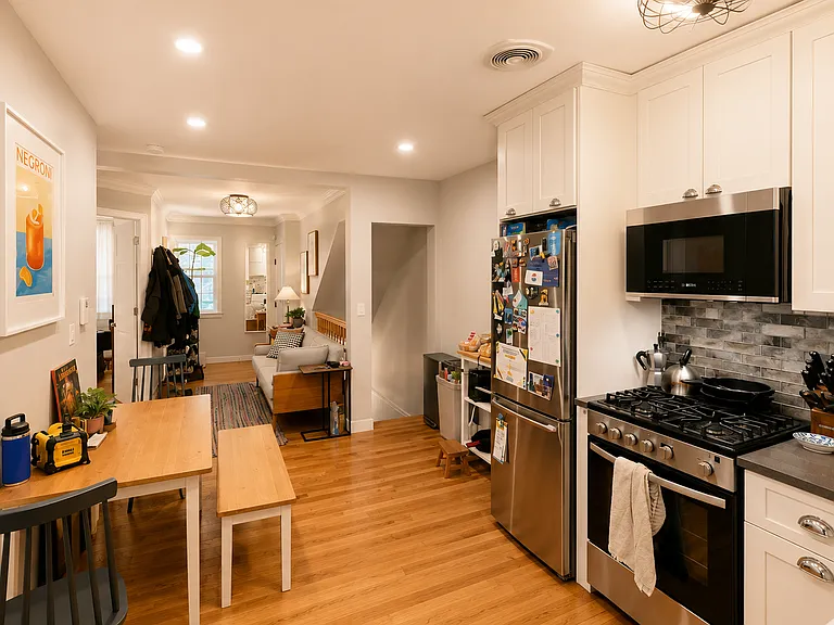 1652 Cornelia St #1 — Photo 6