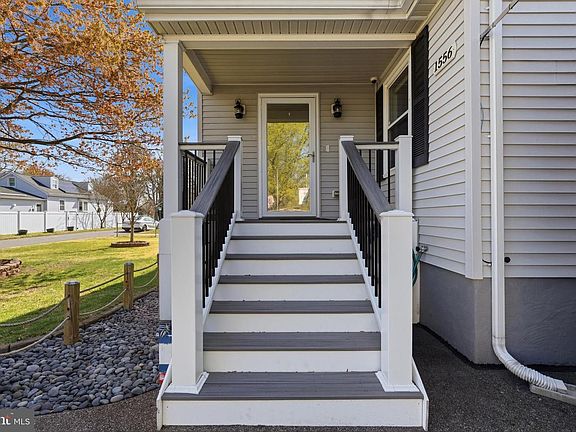 4th image of 1556 Reinhardt Ln