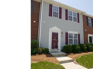 1661 Olivers Crossing Cir, Winston Salem, NC 27127