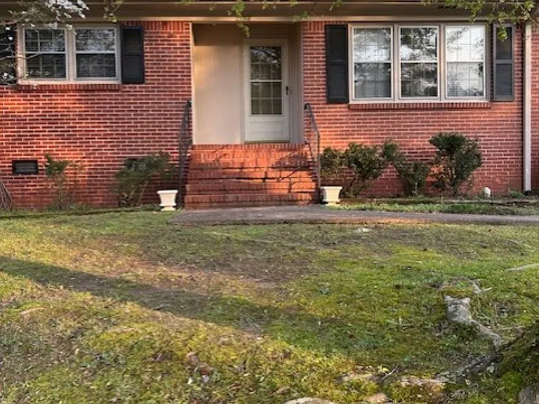 4025 Montclair Rd — Photo 1