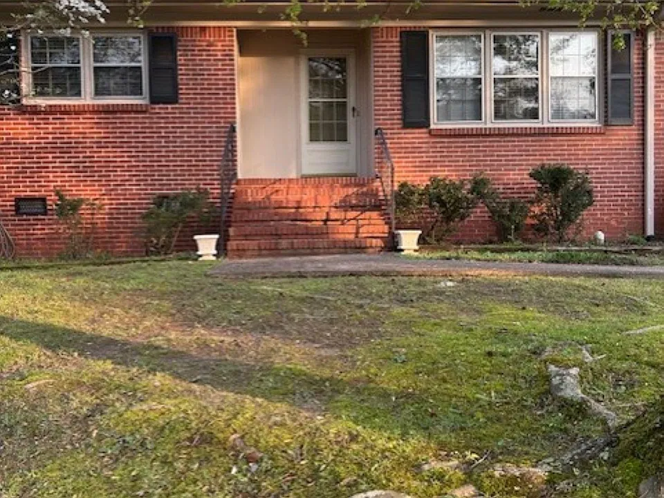 4025 Montclair Rd