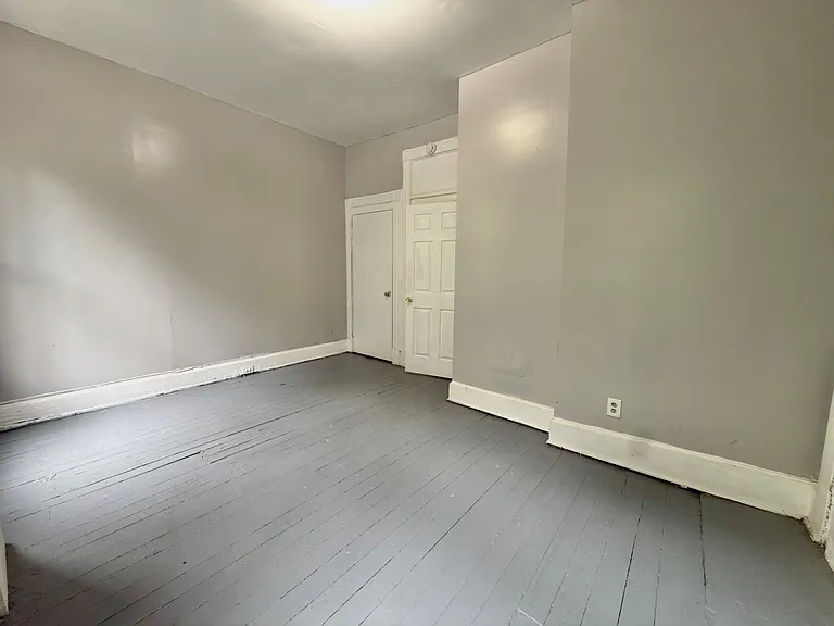 2271 Vine St — Photo 12