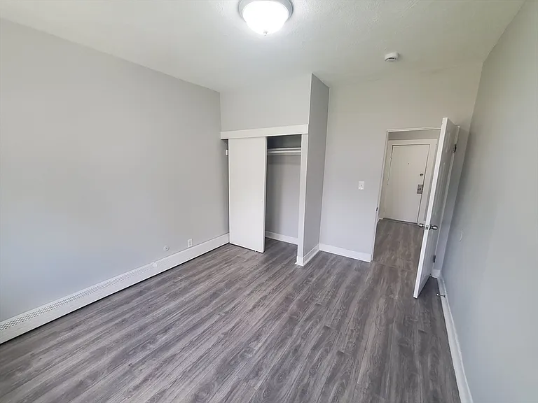 4 Abbotsford St #9 — Photo 9