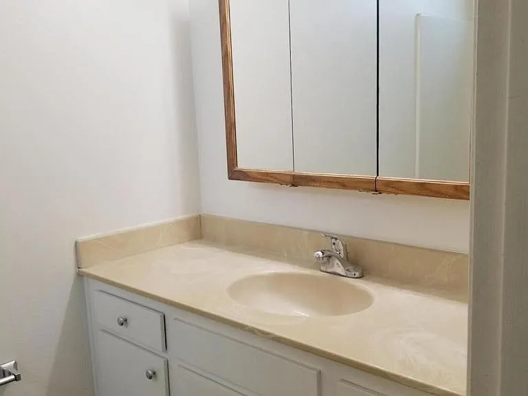 1013 Meta St — Photo 12
