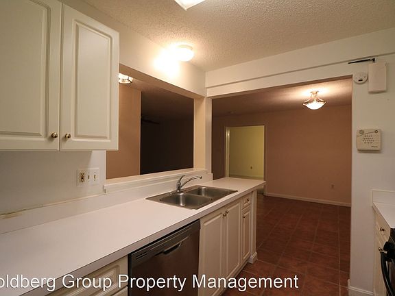 3rd image of 10003 Vanderbilt Cir APT 2