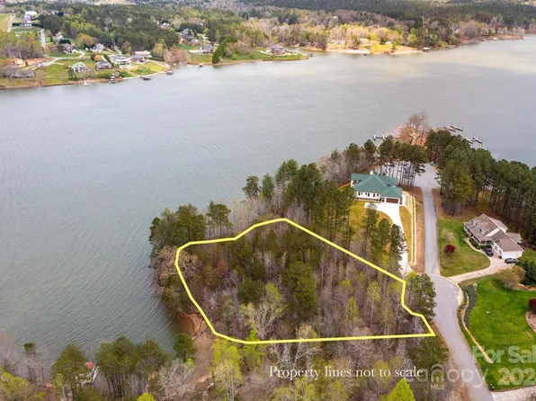 3131 E Paradise Harbor Dr, Connelly Springs, NC 28612