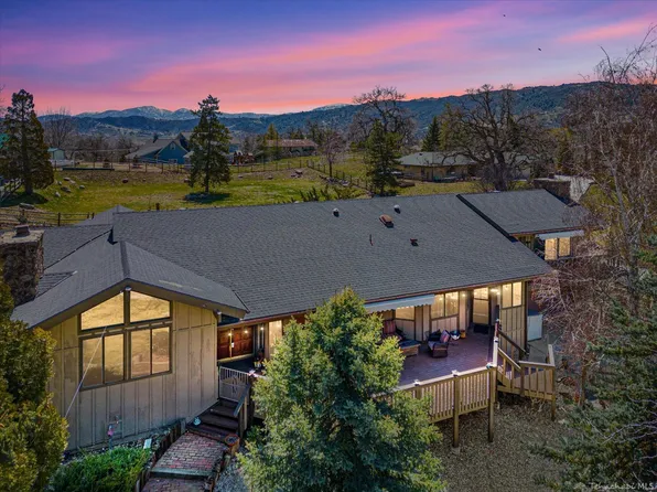 24581 Willow Pass Dr, Tehachapi, CA 93561