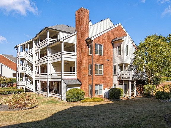 2nd image of 223 Boxmere Pl