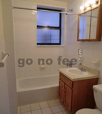 4th image of 246 Manhattan Ave APT 4a