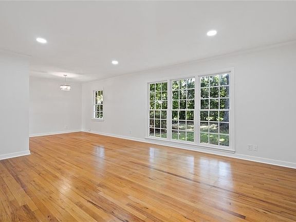 3rd image of 2757 Marcelus Dr