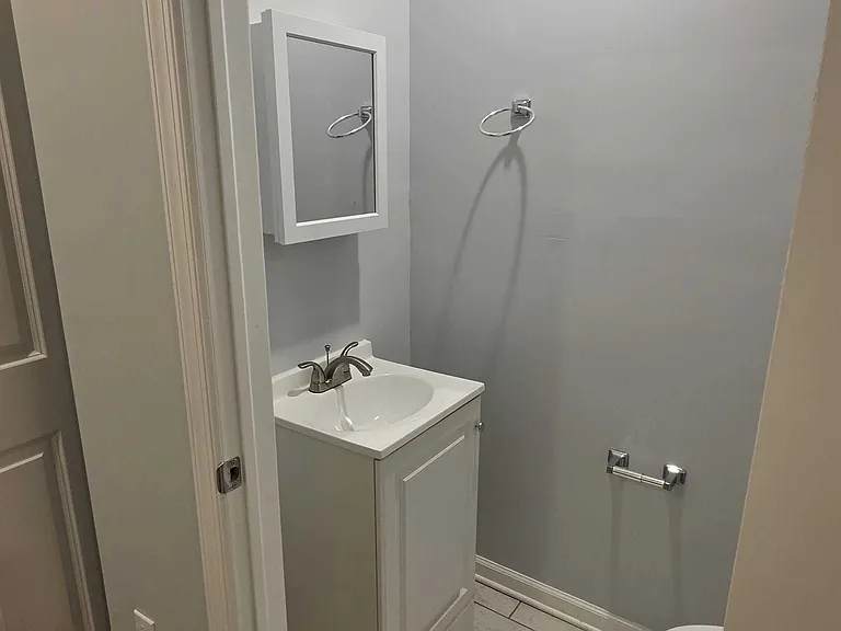 510 N Pulaski St — Photo 11