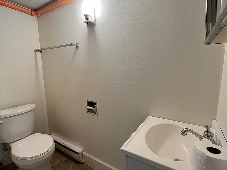 123 N Thomas St — Photo 6