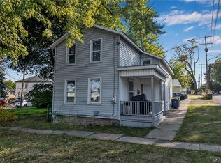 27 Saxton St, Lockport, NY 14094