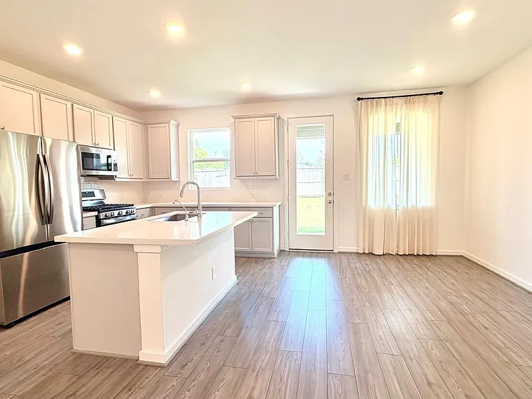 1222 Sugar Dr — Photo 9