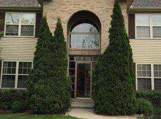 1221 Broad Creek Rd, Bloomington, IL 61704