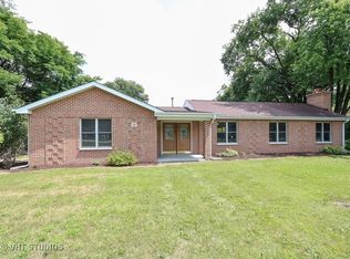 21 S Elmhurst Rd, Prospect Heights, IL 60070