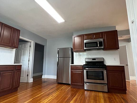 4th image of 92 Hemlock St #11333308