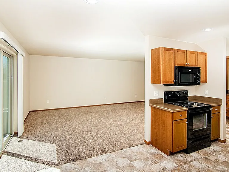 2865 Radius Cir — Photo 10