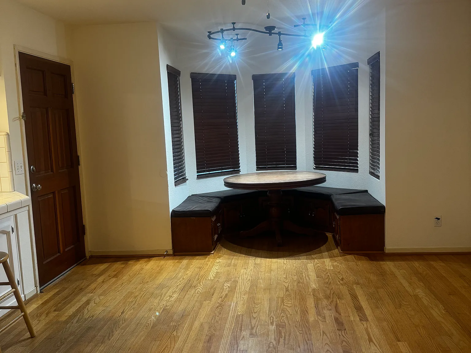 3 bed, 1288 sqft, $2,300 — Photo 2