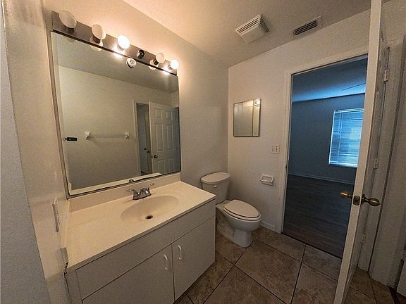 5th image of 5557 Benton St