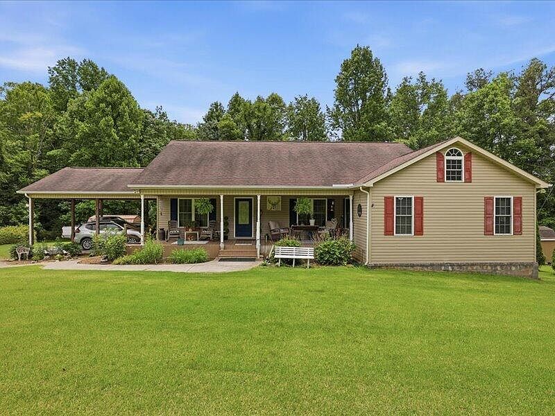 1st image of 203 Oakleaf Way