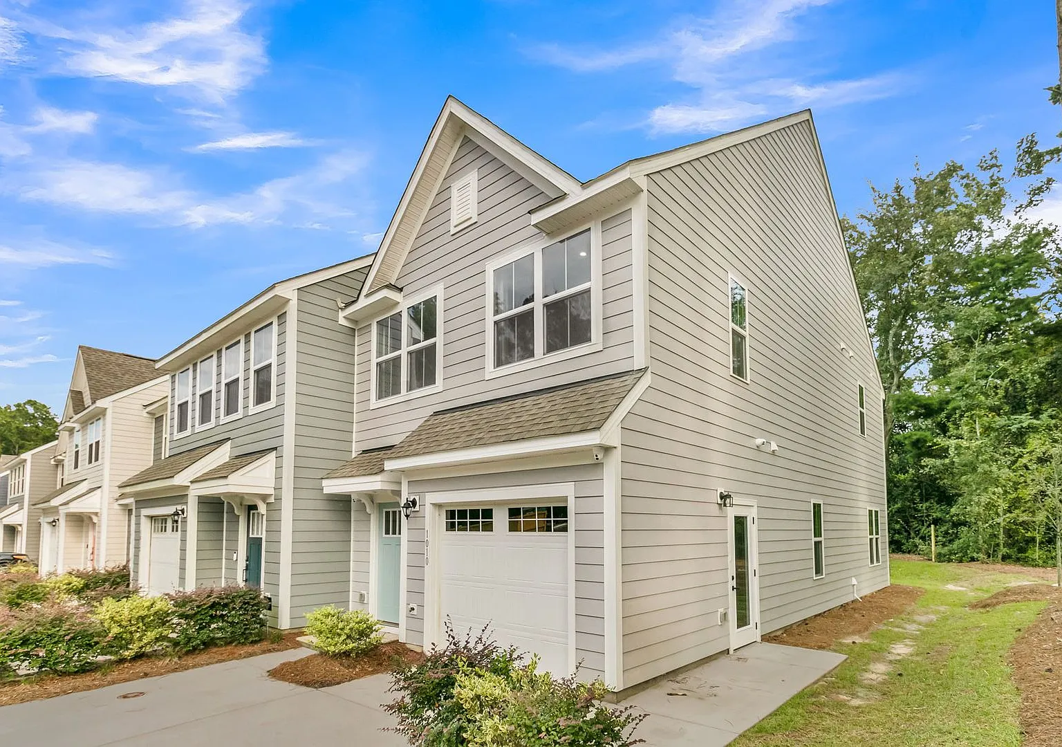 Brand New End-Unit Townhome for Rent in Summerville, SC 3 Bedrooms, 2.5 Baths, 1,567 Sq Ft — Photo 2