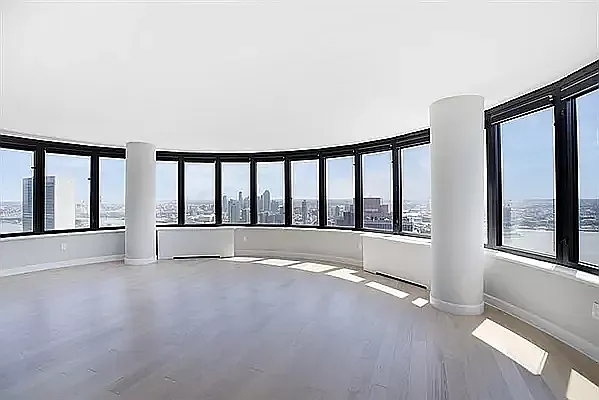 Rented by R New York | media 47