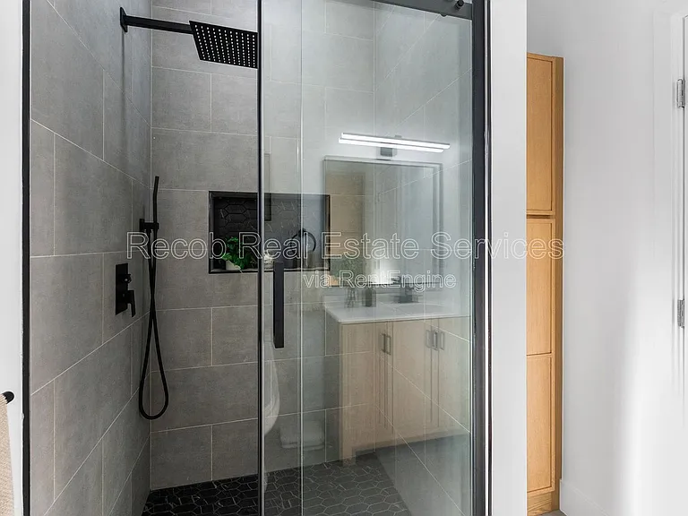 6730 Mohawk St #5 — Photo 10