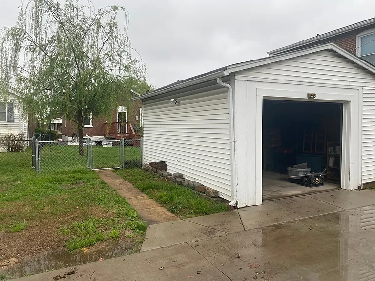4441 Ellenwood Ave — Photo 2