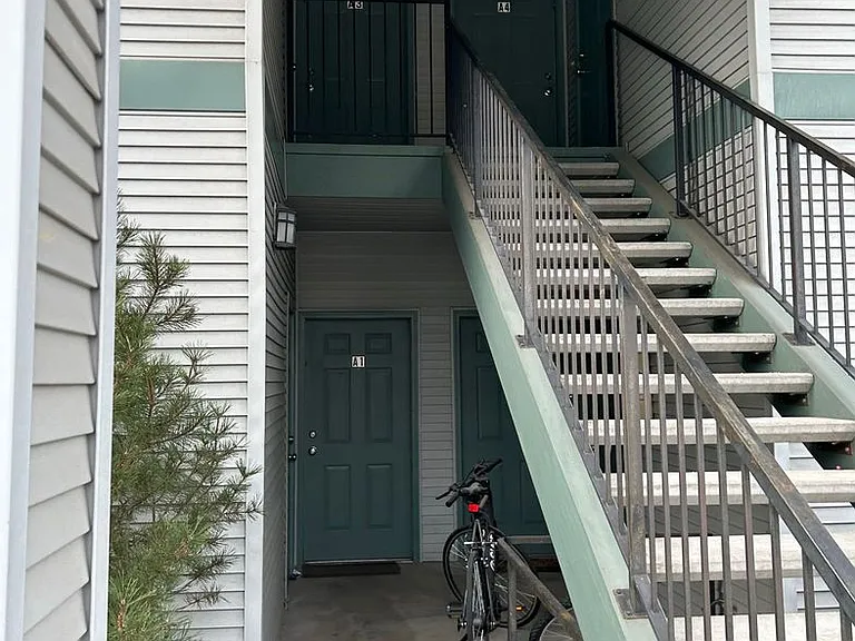 Roosevelt - 1492 — Photo 2