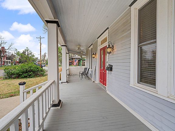 4th image of 130 W Prescott Ave