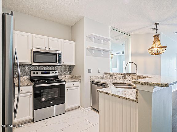 5th image of 3892 SUMMER GROVE Way #50