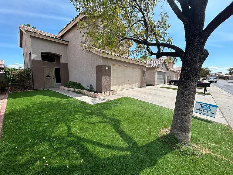 4132 E Anderson Dr — Photo 3