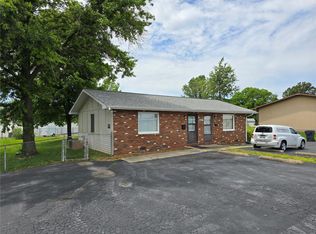 2437 Eastview Dr, Belleville, IL 62221
