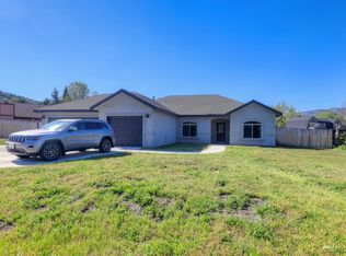 29981 Caddy Ln, Tehachapi, CA 93561