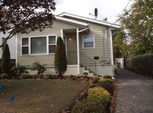 28 Loveday St, Providence, RI 02908