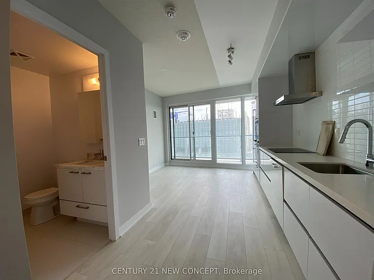 2221 Yonge St #5006 — Photo 3