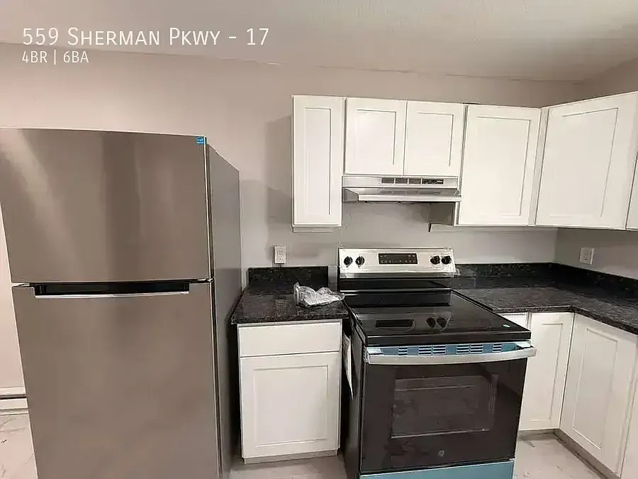 559 Sherman Pkwy APT 17 — Photo 1