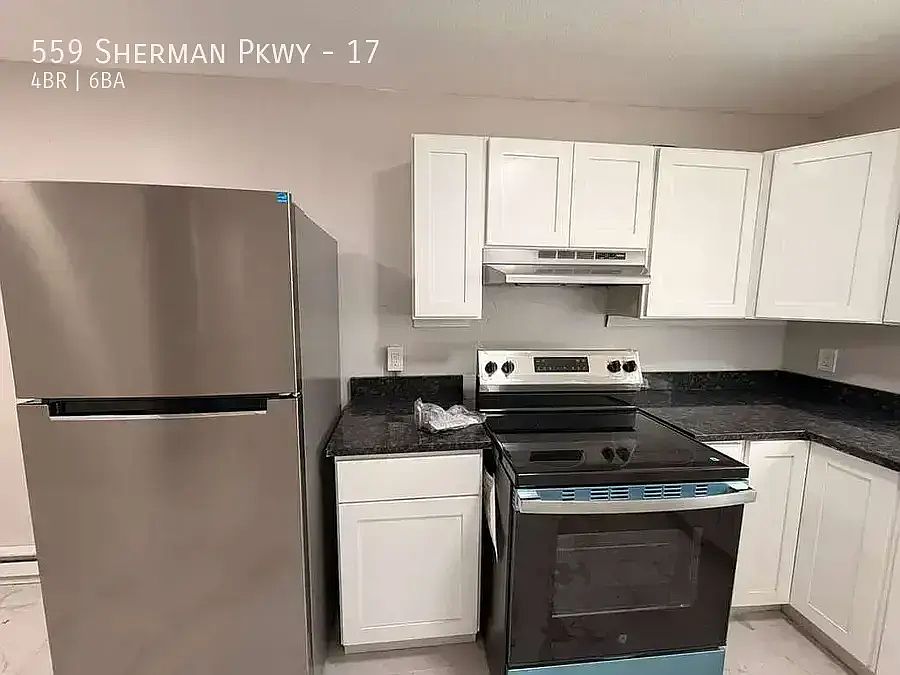 1st image of 559 Sherman Pkwy APT 17