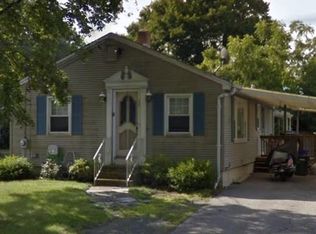 15 Oakwood Ave, Cumberland, RI 02864