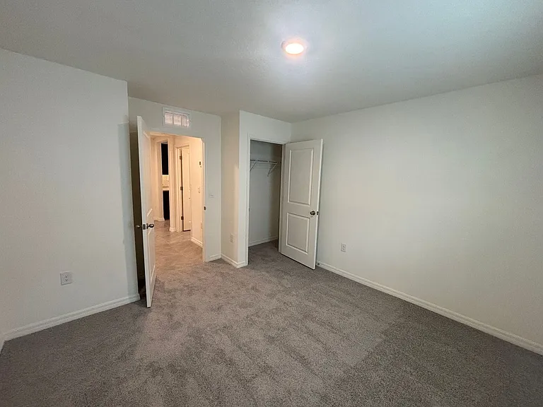 481 W Rexford Dr — Photo 11
