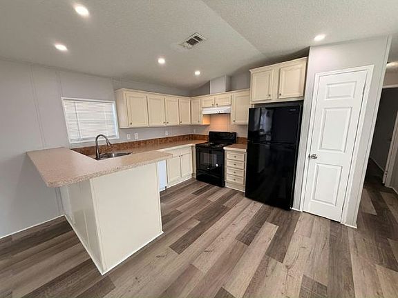 2nd image of 1234 Reynolds Rd #162