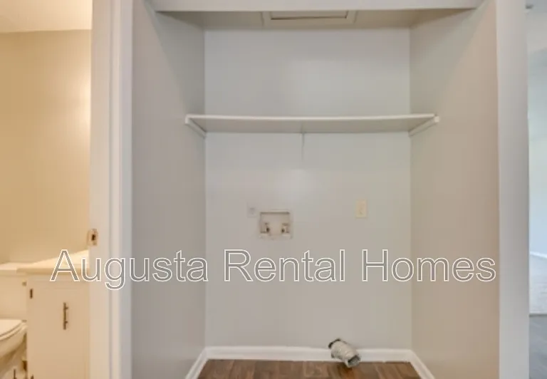 2822D Thomas Ln — Photo 13