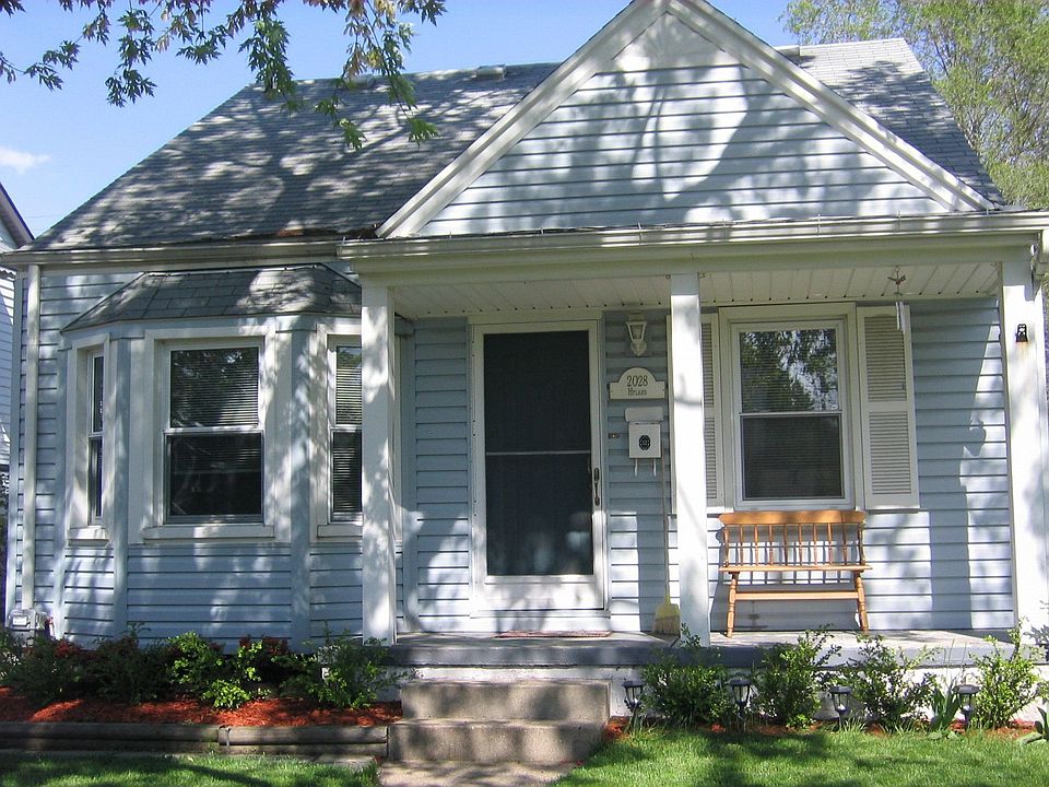 1st image of 2028 Hyland St