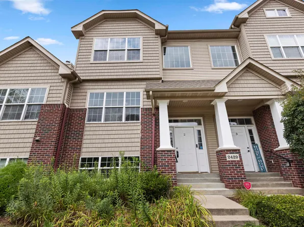 2429 River Oaks Ln, Rockford, IL 61102