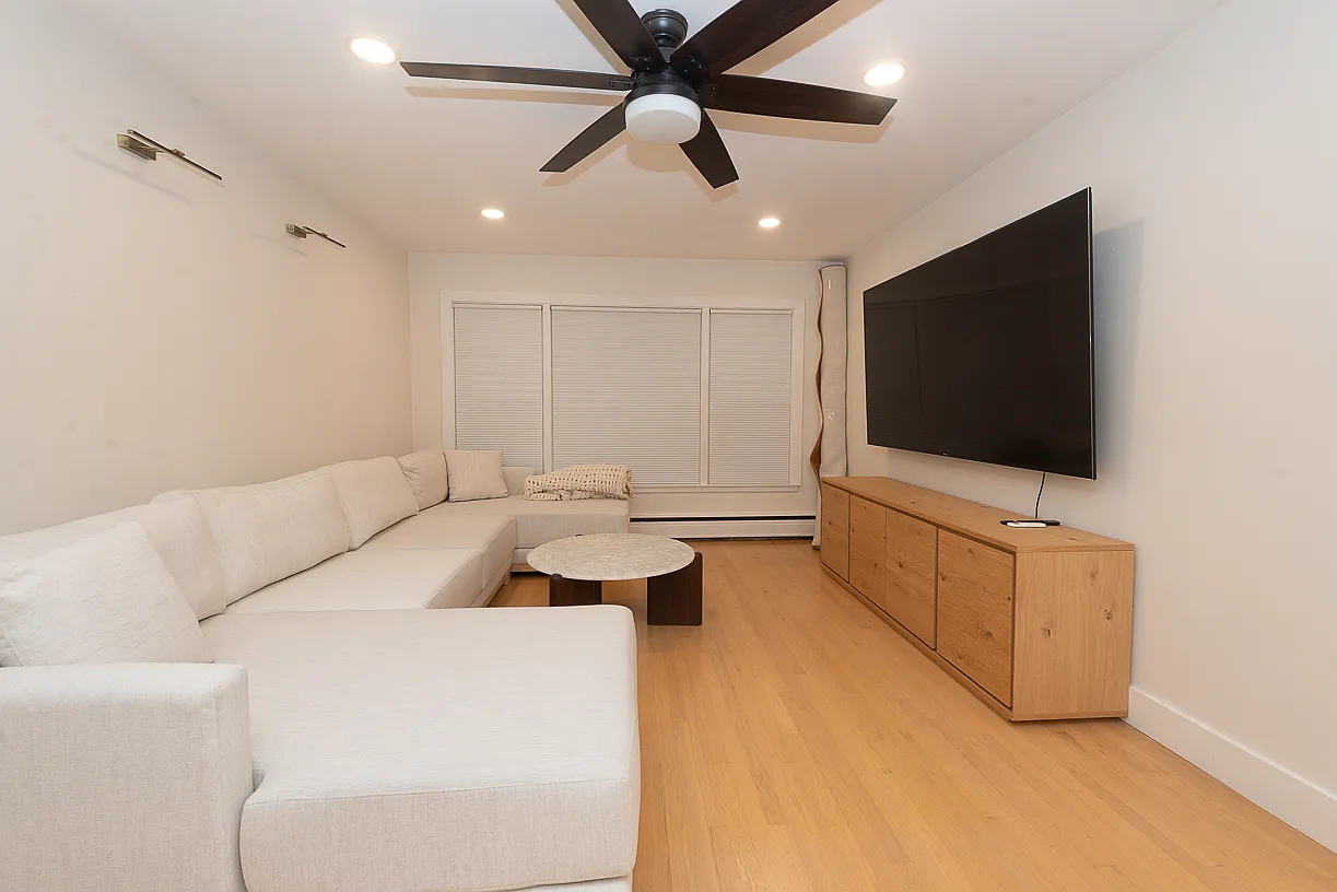 2 bed, 1100 sqft, $2,600 — Photo 4