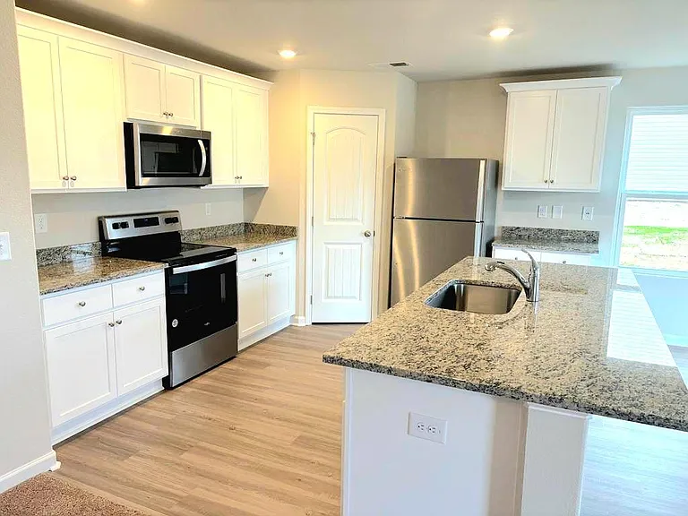 55 Conifer Ln — Photo 5